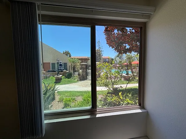Upgraded Orange 1 Bedrooms — Photo 21