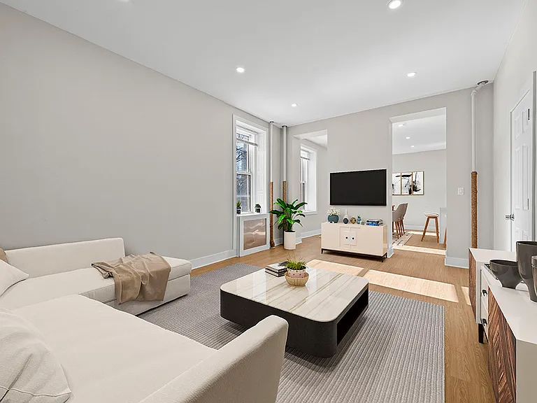 48-20 Vernon Blvd #2 — Photo 3