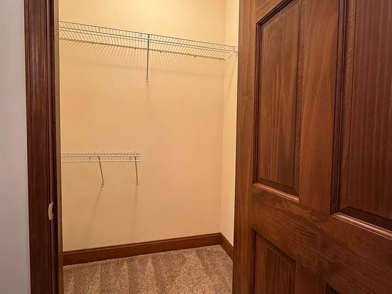 Eagle View Luxury Apartments — Photo 128