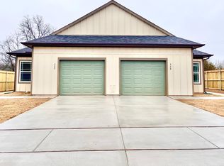 329 E Nelson St, Denison, TX 75021