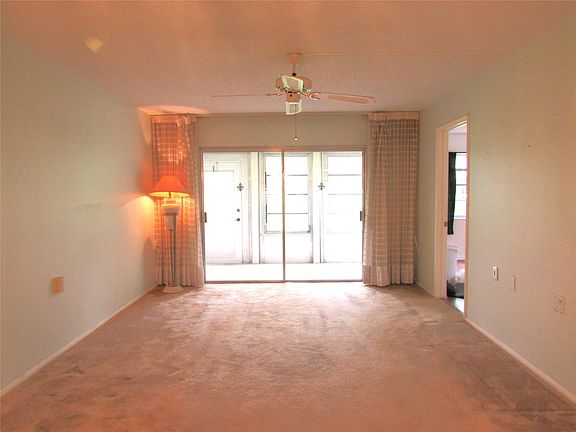3rd image of 2602 Nassau Bend #F1