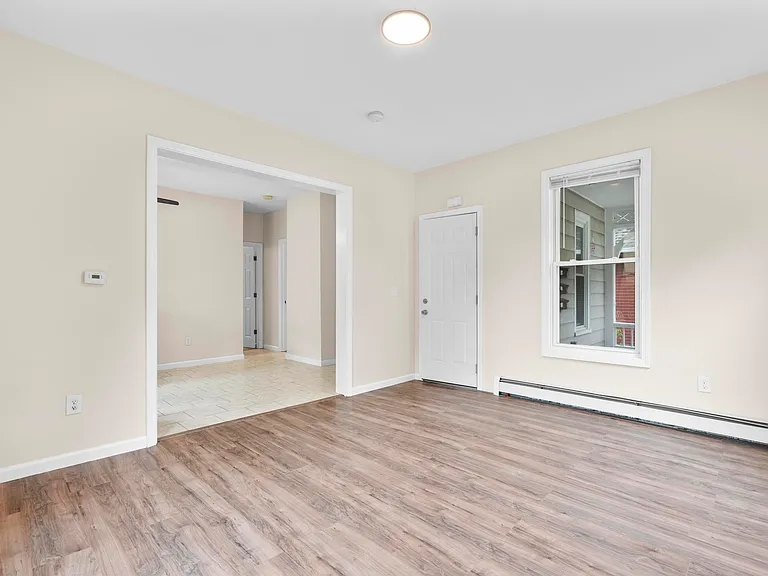 287 Crown St #1 — Photo 1
