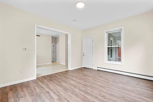 287 Crown St Photo 1