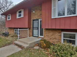 5702 E Hales Corner Rd, Stillman Valley, IL 61084