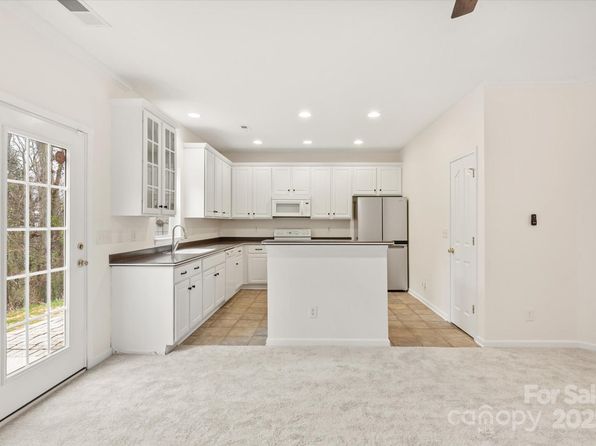 charlotte-north-carolina-65011711 picture