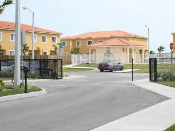 18182 SW 108th Path, Miami, FL 33157