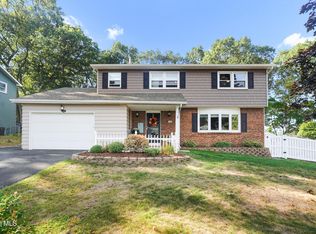 19 Joy Dr, Loudonville, NY 12211