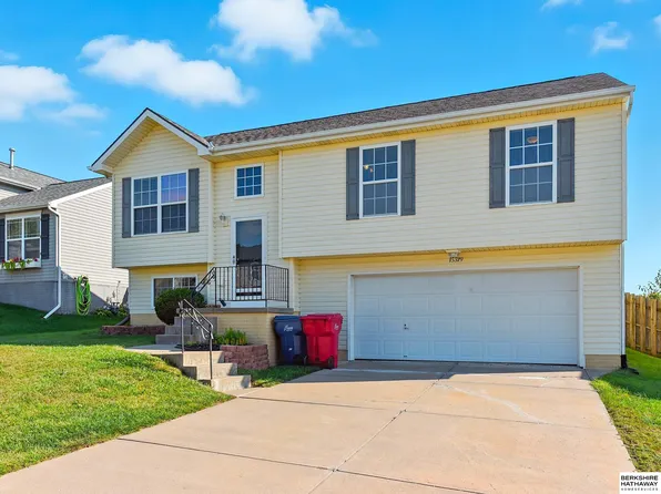 15319 Clay St, Bennington, NE 68007