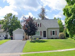 3 Gilbert Dr, Rochester, NY 14609