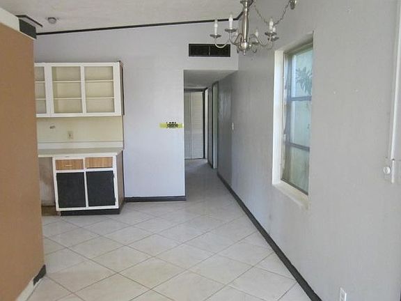3rd image of 3305 SW 15th St