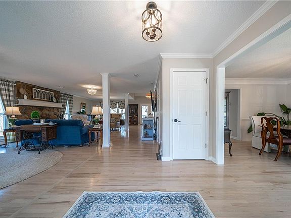 5th image of 227 Bates Rd