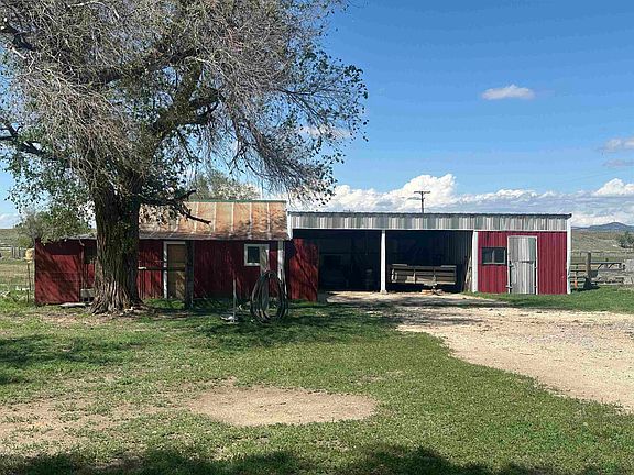 5th image of 310 Truman St