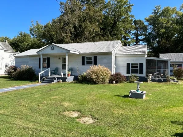 24137 Water St, Onley, VA 23418
