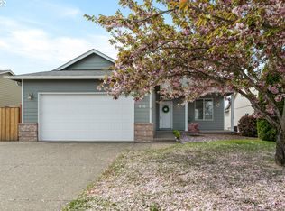 830 Meadow Dr, Molalla, OR