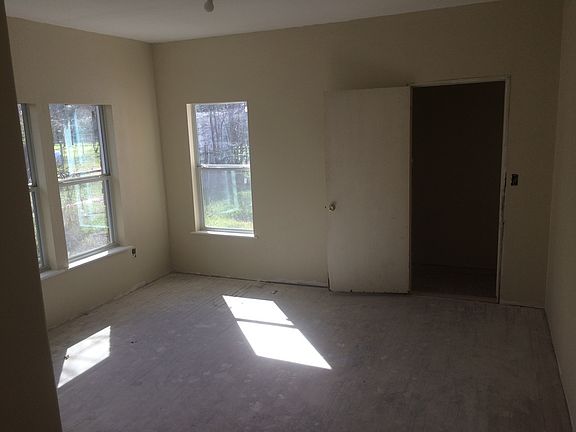 4th image of 2501 Austin Ave