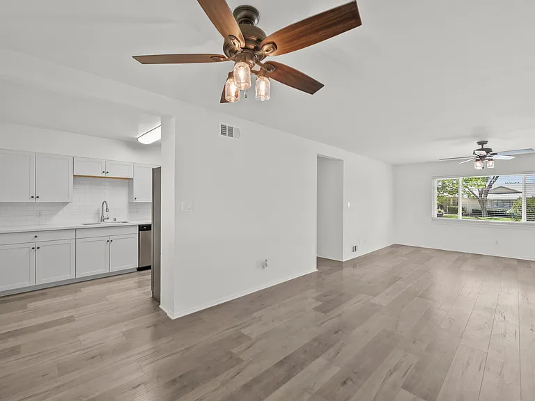 809 W Avenue J10 — Photo 12