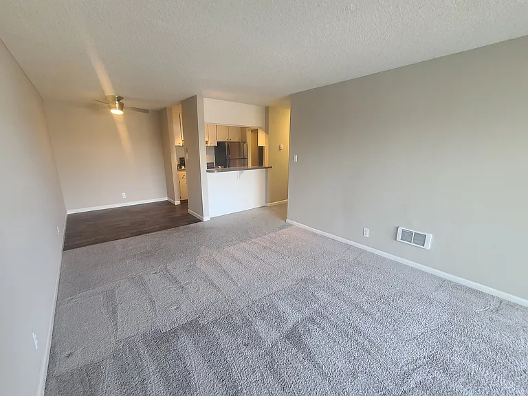 Tropic Sands Apartments — Photo 56