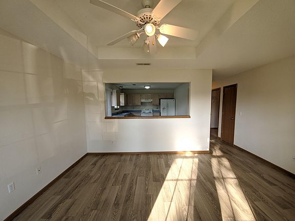 3rd image of 208 NW Parker Dr