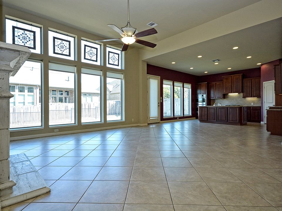 1st image of 520 Oak Cascade