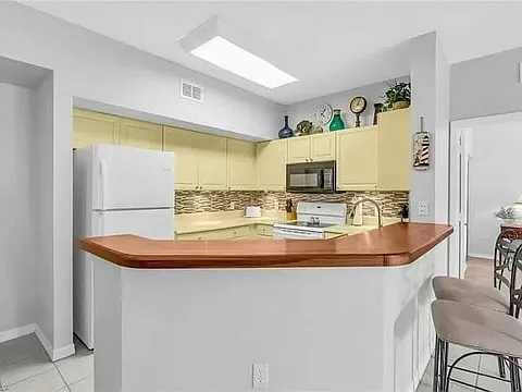 15645 Ocean Walk Cir #213 — Photo 4