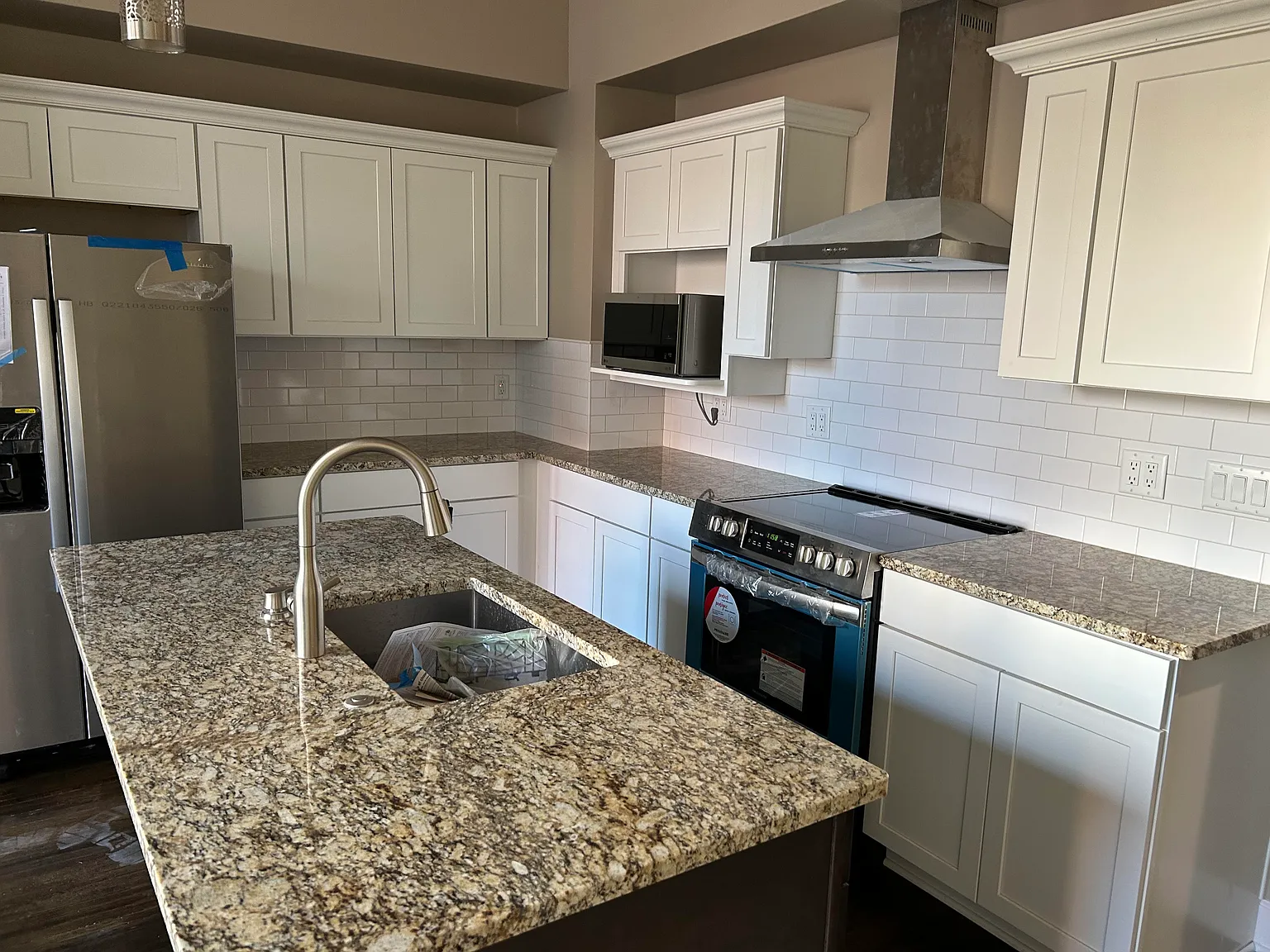 1 bed, 850 sqft, $1,749 — Photo 1