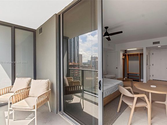 5th image of 601 NE 1st Ave Unit 2506