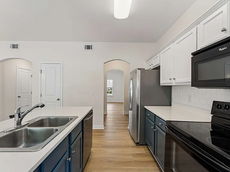553 Rosedale Ave #107 — Photo 11