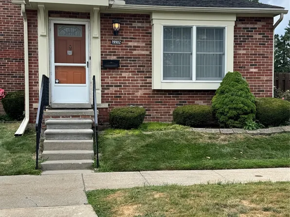 19902 S Great Oaks Cir #129, Clinton Township, MI 48036