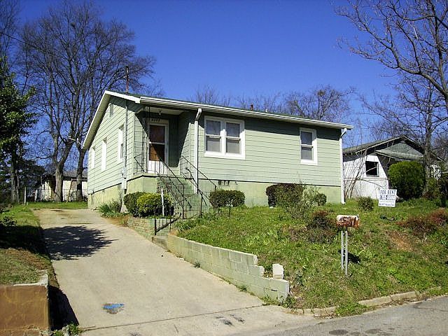 2377 Monroe Ave