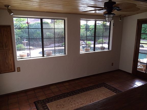 Professionally enclosed sunroom, not included in square foot