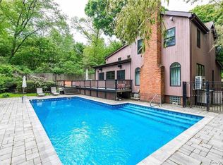 4321 244th St, Flushing, NY 11363