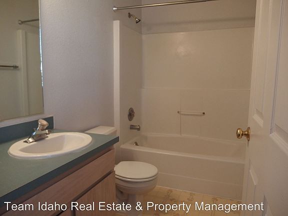 4th image of 1443 Northwood Dr APT 61