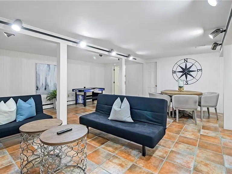 1 Harbor View Dr — Photo 48