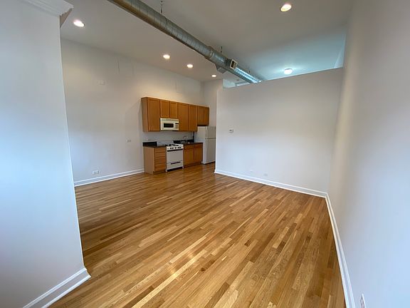 4th image of 2511 W Winona St #1F