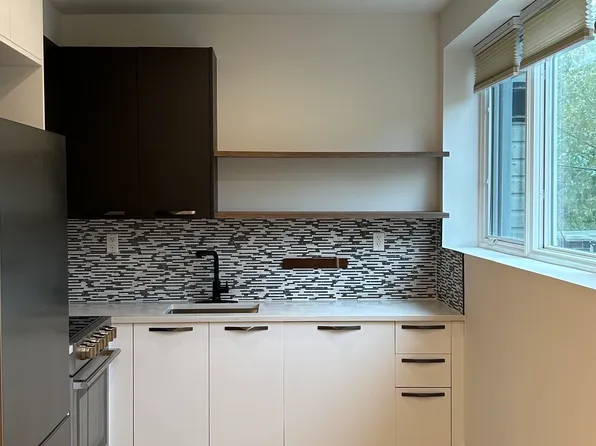 1060 Jefferson Avenue image 8 of 10