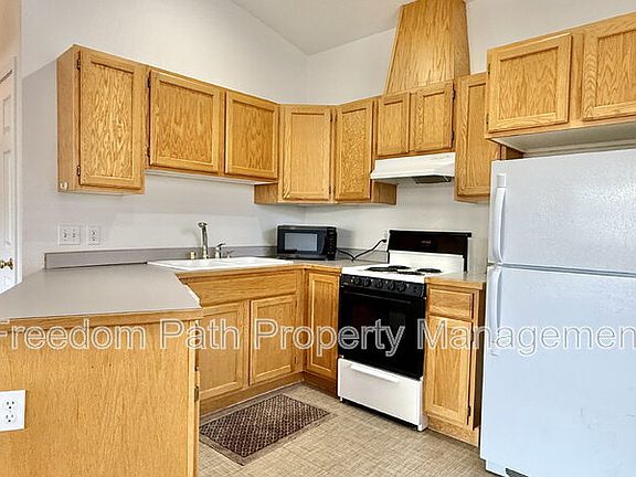4th image of 15 Fairway Dr #A1