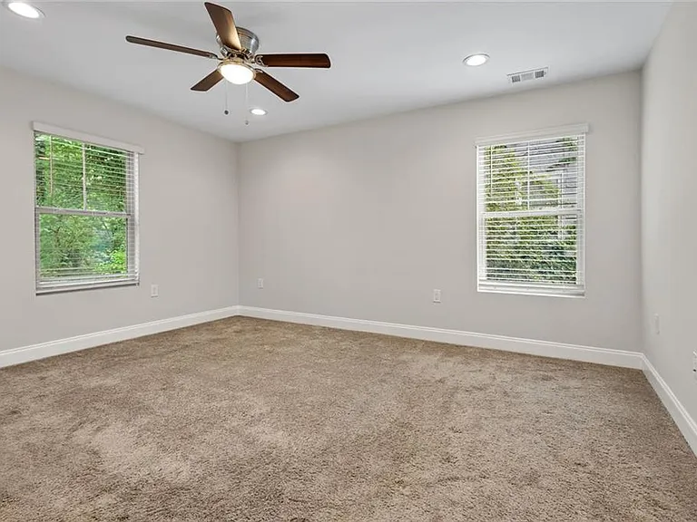 2952 Palm Dr — Photo 19
