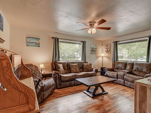 Light & bright living room