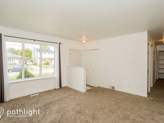4th image of 15830 Flanagan St