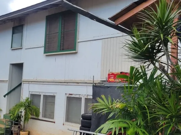 1524 Meyers St, Honolulu, HI 96819