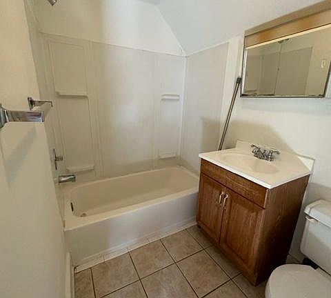 3rd image of 352 S Schuyler Ave #2