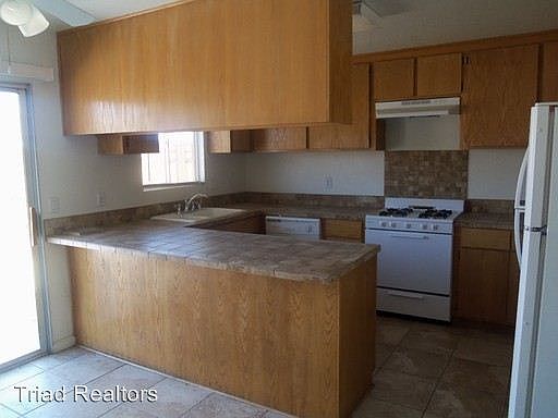 3rd image of 6590 Cienega Dr