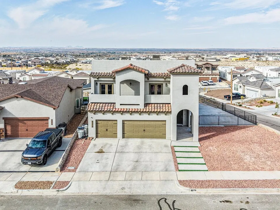 2375 Enchanted Peaks Ln