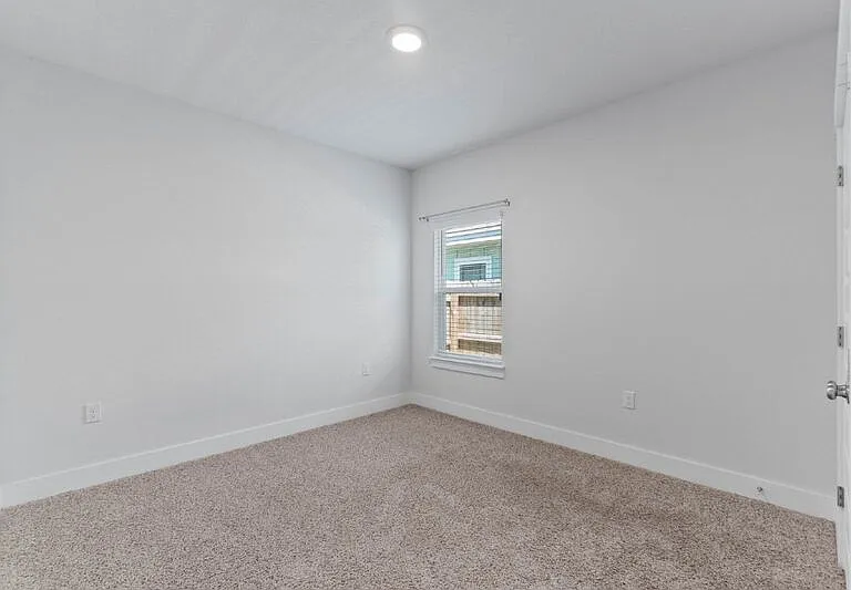 5857 Danbury Blvd — Photo 16