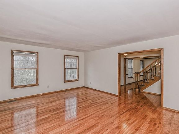 5th image of 2310 Stoney Brook Dr