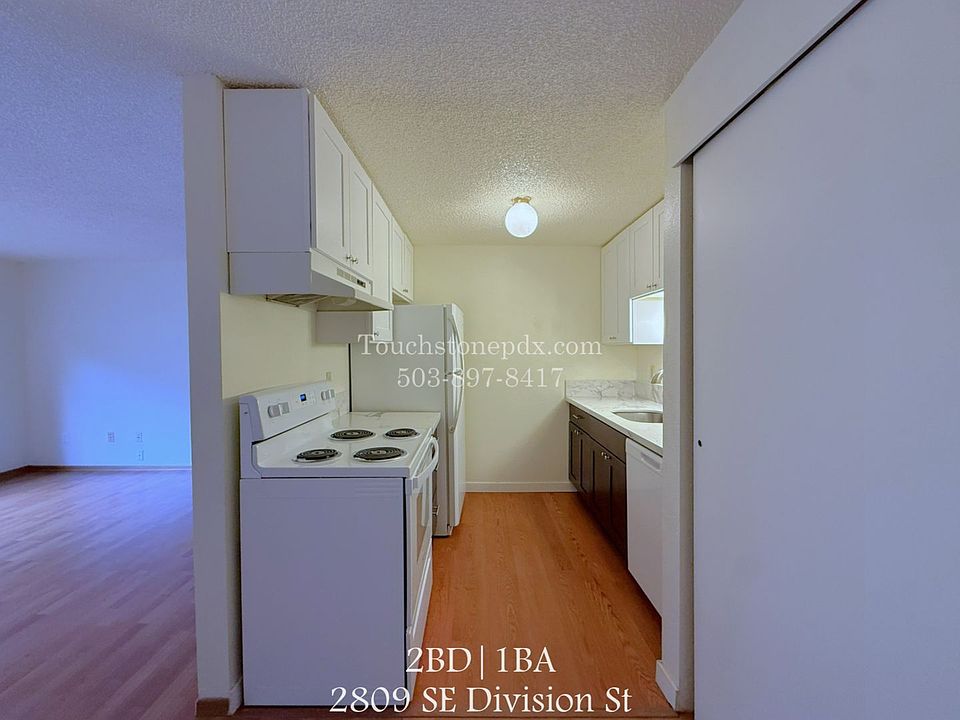 1st image of 2805 SE Division St #2809