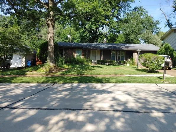 14 Timberleigh Ct, Ballwin, MO 63021