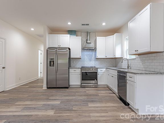 4th image of 1019 N Ransom St