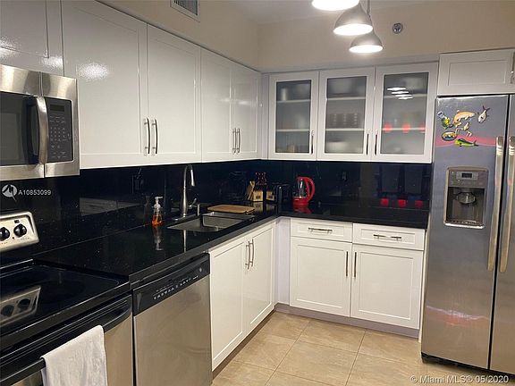 4th image of 3600 E Mystic Pointe Dr #717