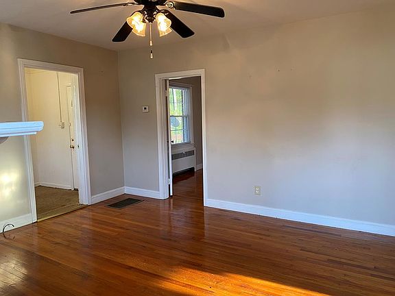 5th image of 914 Gates St